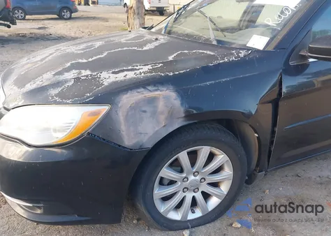 2013 Chrysler 200 Touring из США, поврежденный, VIN 1C3CCBBB5DN713729